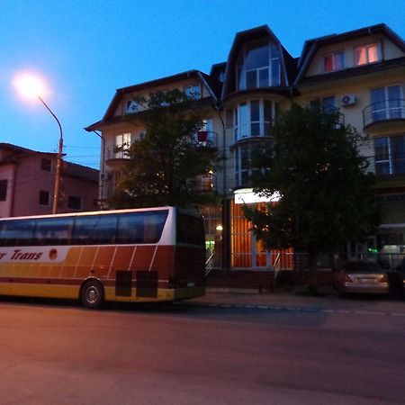 Hotel Cygnus Tulcea Extérieur photo