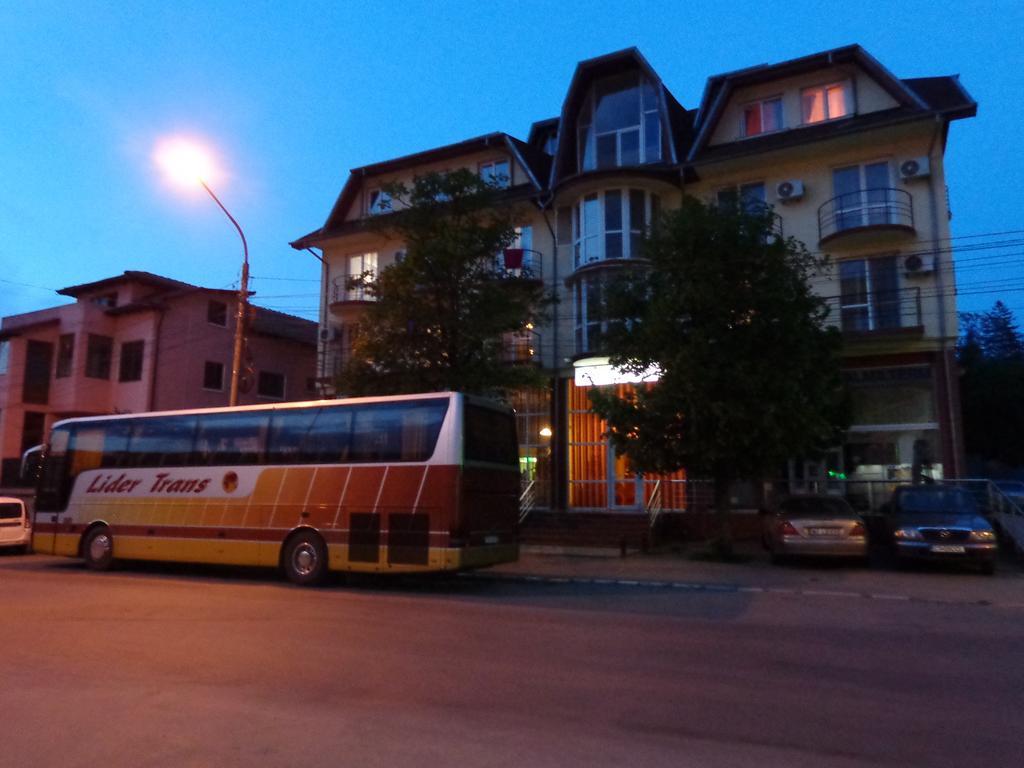 Hotel Cygnus Tulcea Extérieur photo